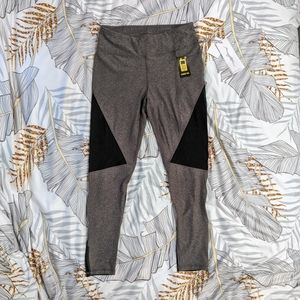 Moisture Wick Leggings w/ Phone Pocket